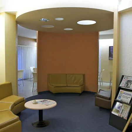 Hotel Le Peyreguet Istres